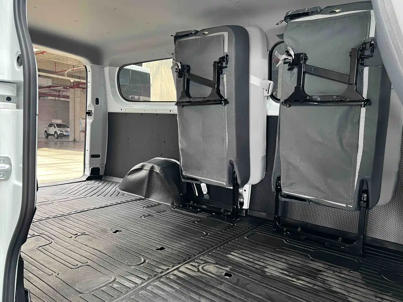 Maxus Dana V1L 2026