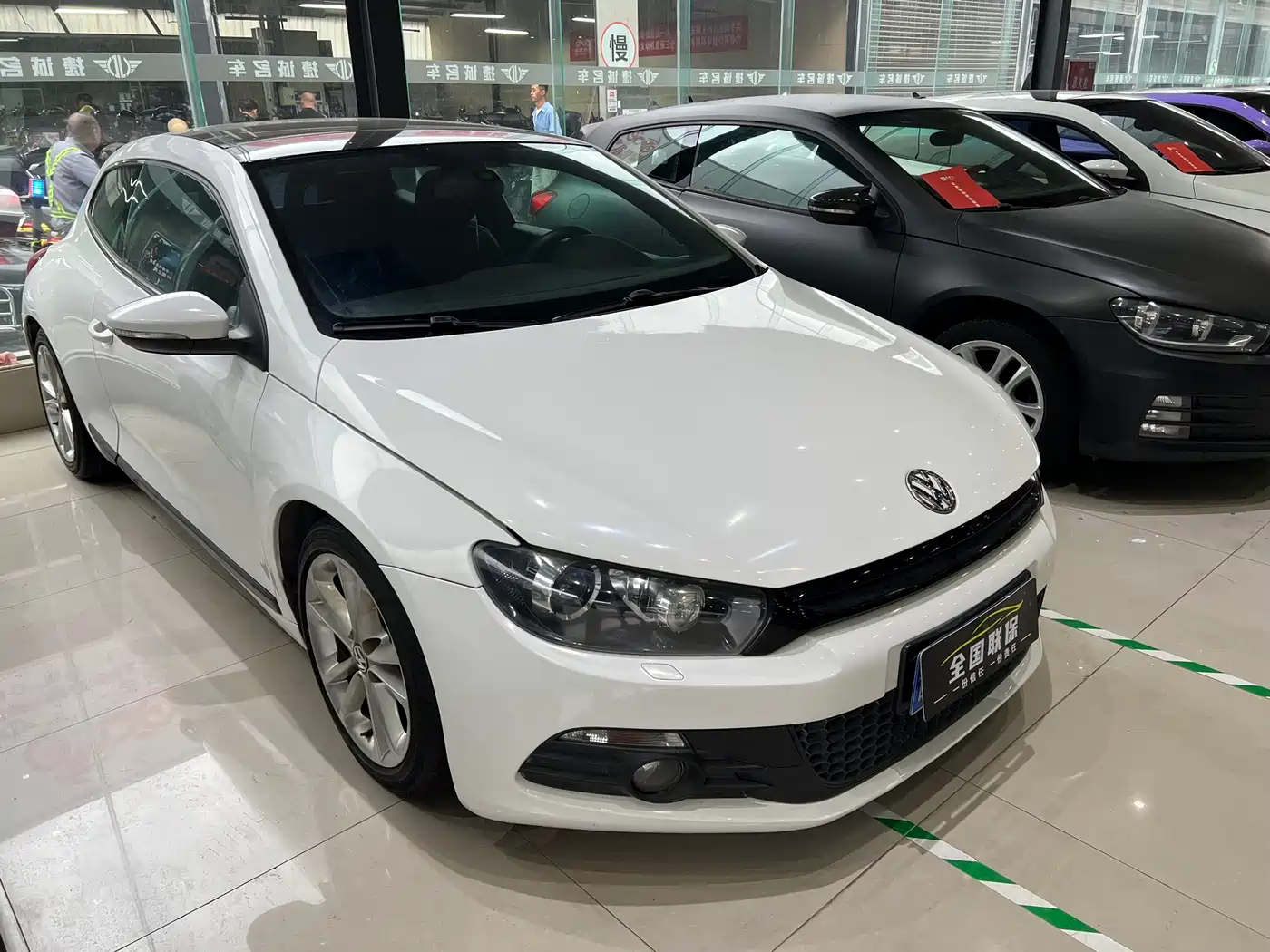 Volkswagen Scirocco 2011 2.0TSI Luxury фото 9