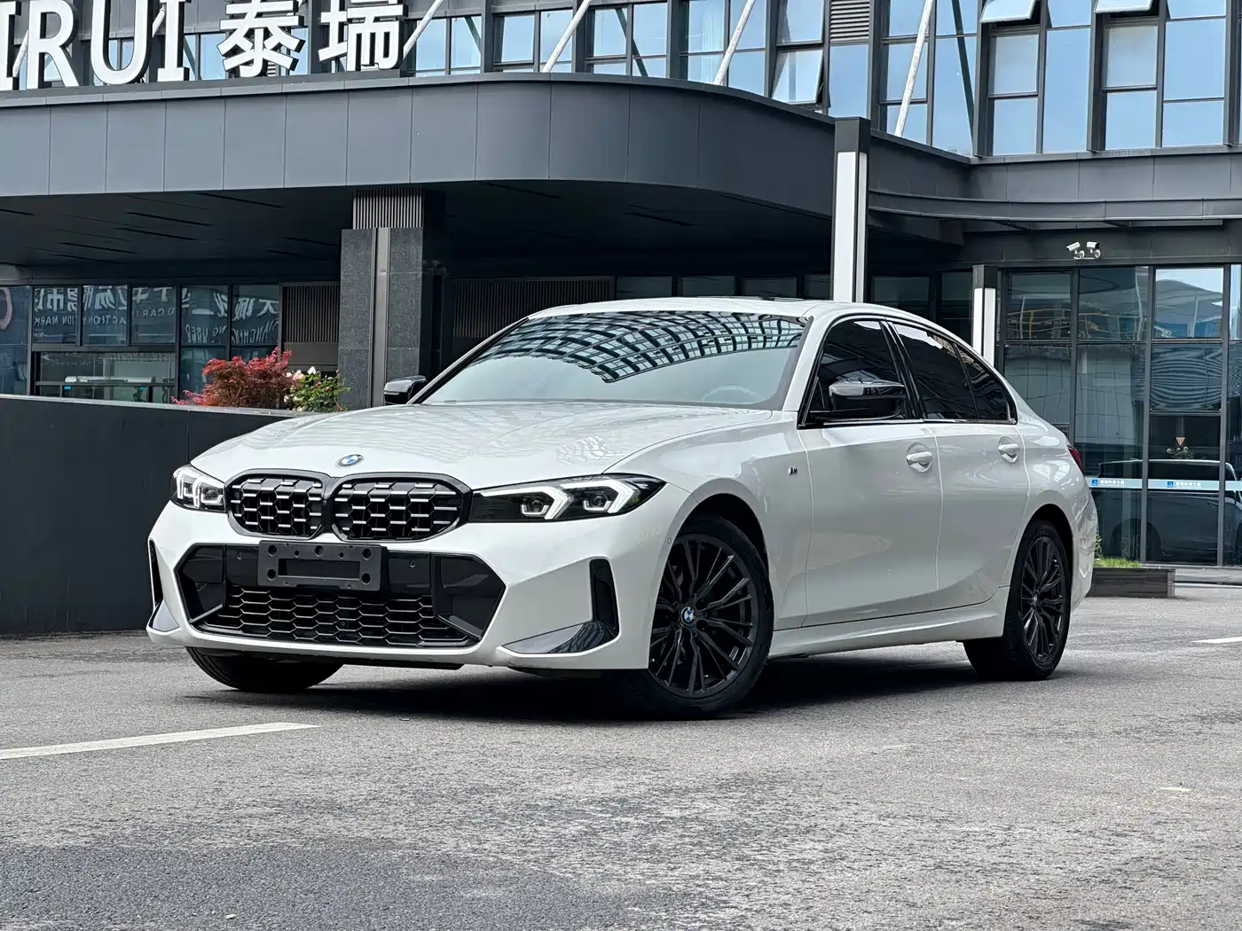 BMW 3 Series 2024 325i M Sport Shadowline Package