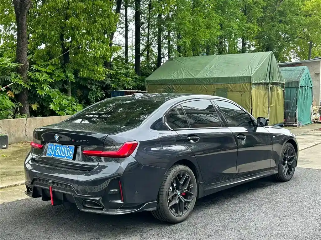 BMW 3 Series 2026 330Li M Sport Shadowline Package фото 8