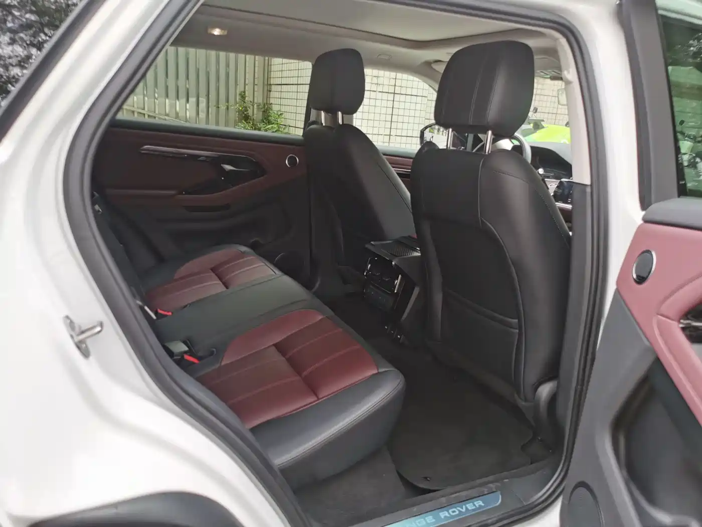 Land Rover Range Rover Evoque 2023 Range Rover Evoque L 249PS Luxury Edition фото 12