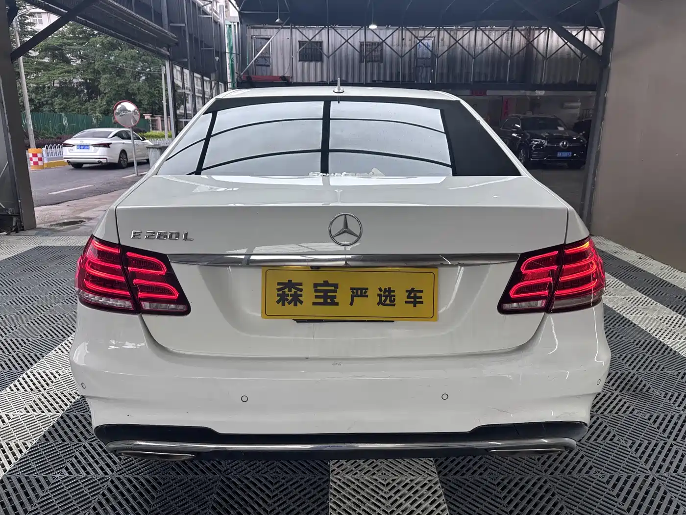 Mercedes-Benz E-Class 2015 E 260 L Sport фото 5