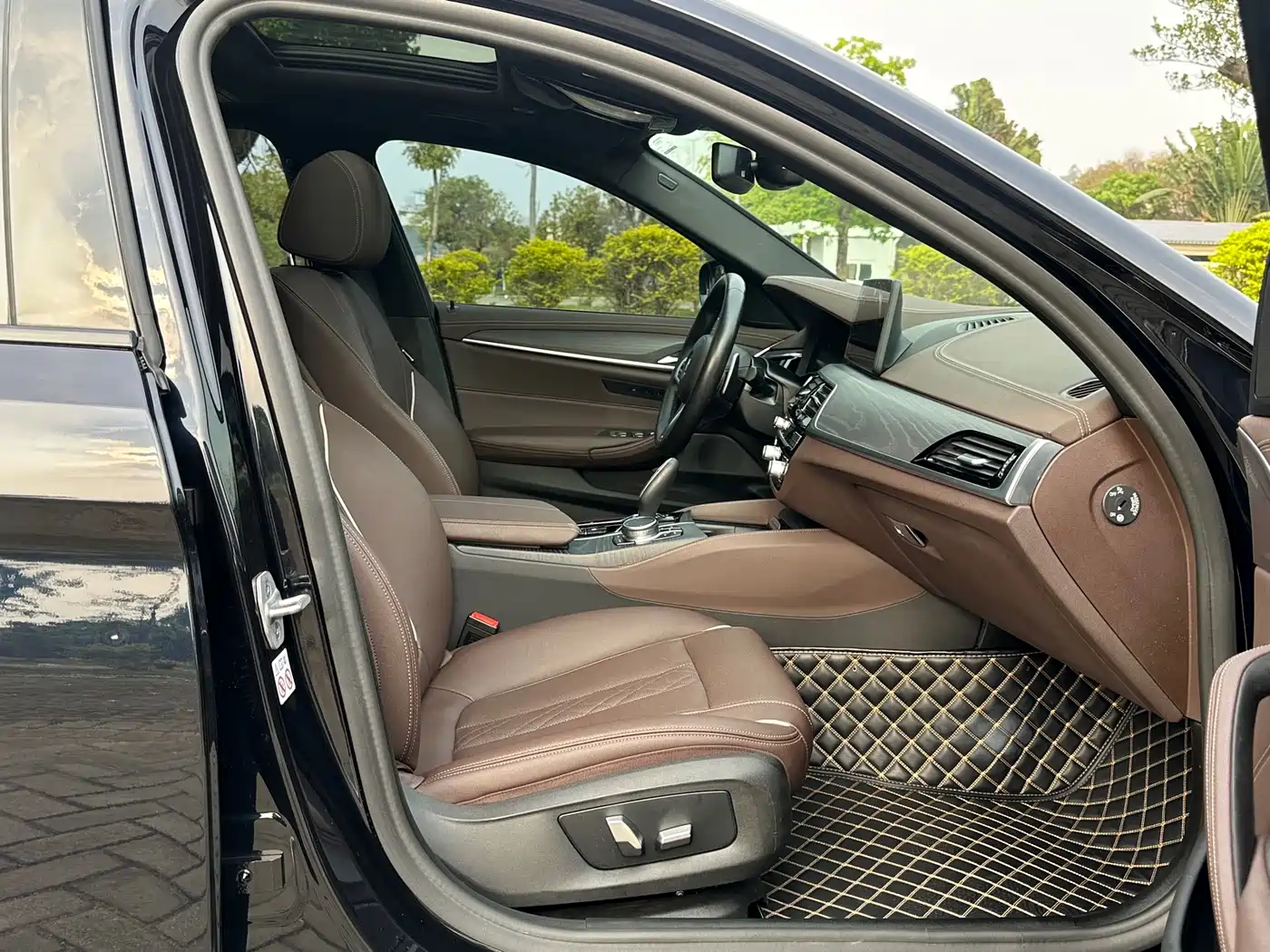 BMW 5 Series 2021 530Li Leading M Sport Package фото 14