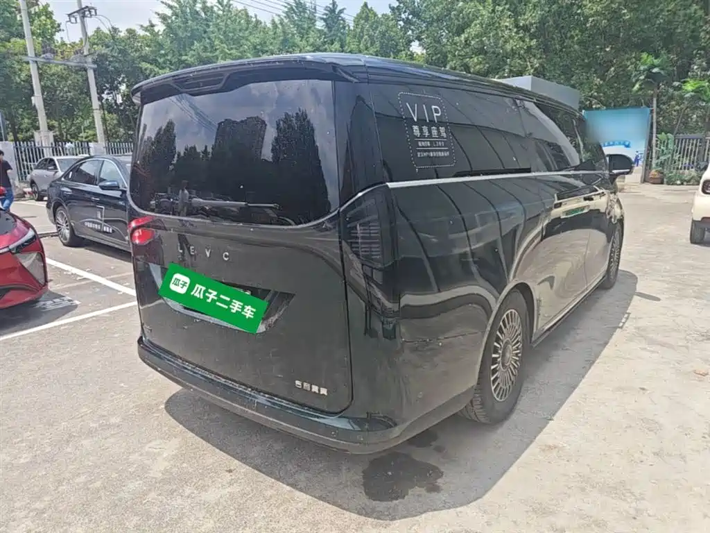 Geely Galaxy Yizhen L380 2025 Model 805km Flagship Edition AWD фото 7