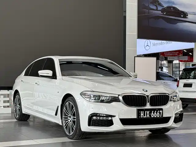BMW 5 Series 2018 530Li Leading M Sport Package — фото 3