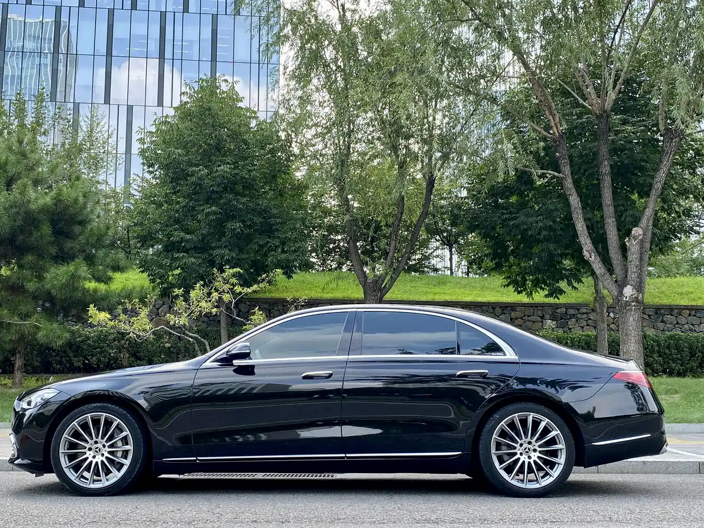 Mercedes-Benz S-Class 2023 Model S 400 L Business Edition фото 5
