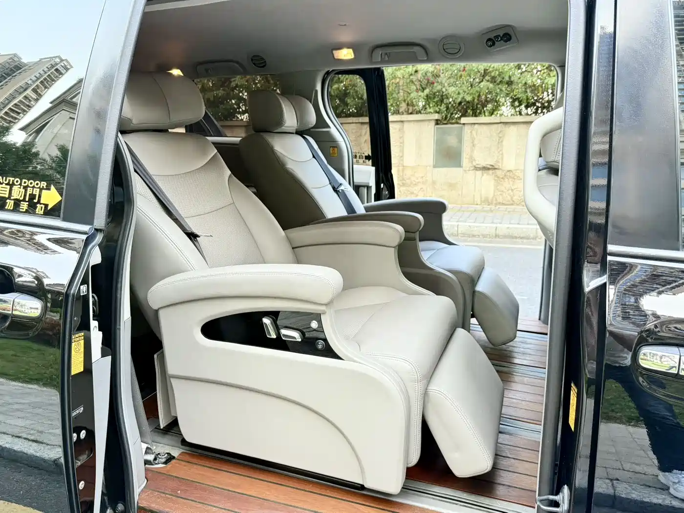 Toyota Sienna 2015 3.5L 2WD LE фото 10