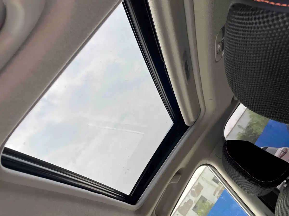 Subaru XV 2017 2016 Model 2.0i Comfort Navigation Edition