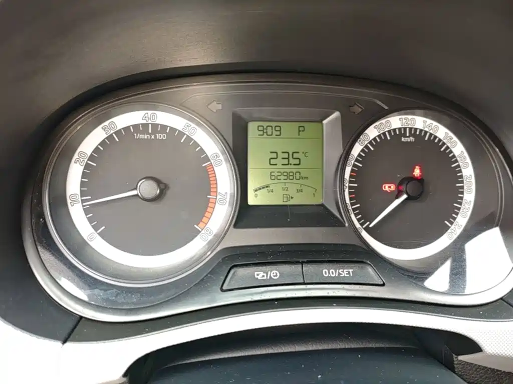 Škoda Fabia 2018 2017 1.4L Auto Car Enjoy Edition