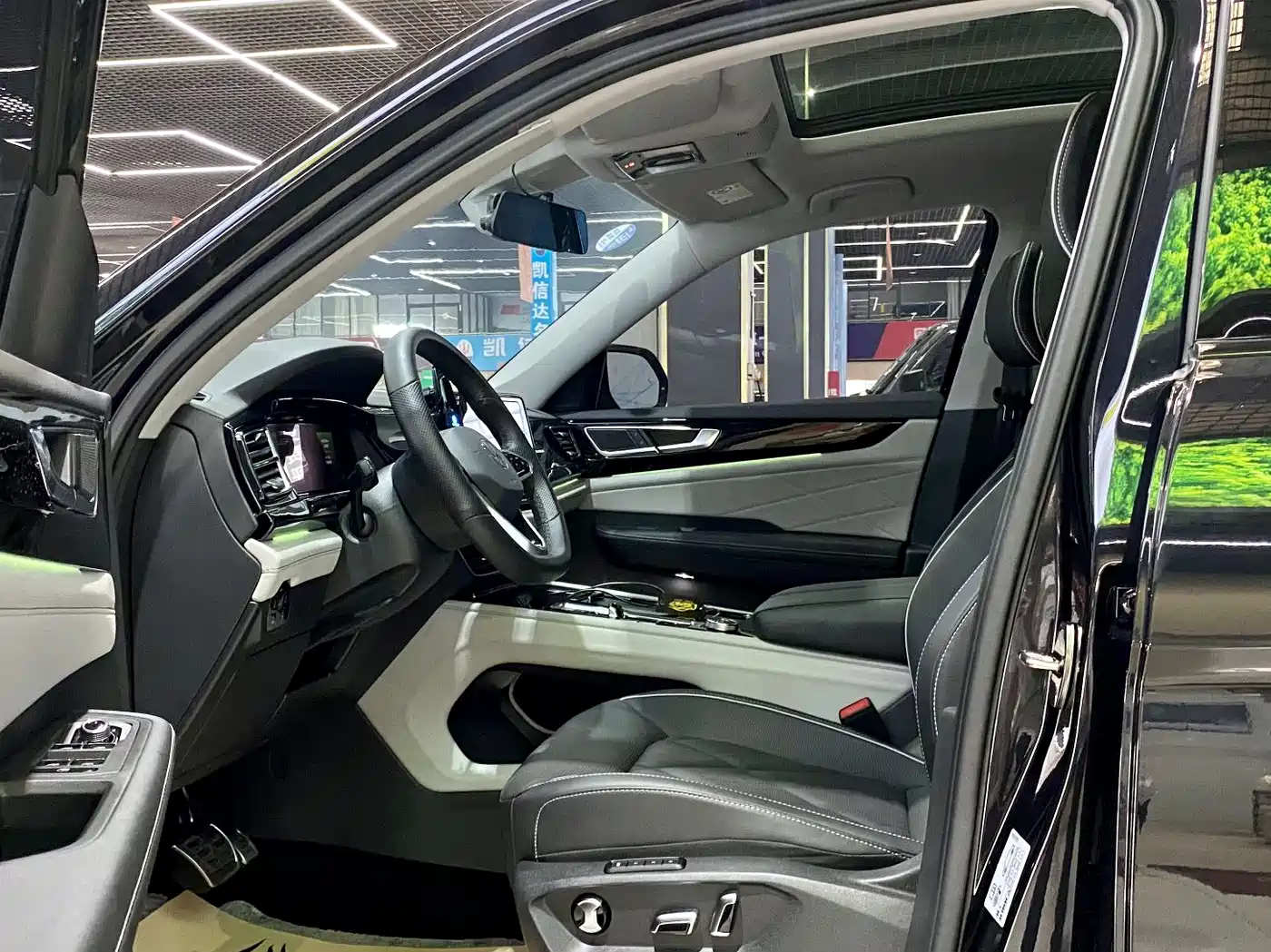 Volkswagen Teramont 2024 380TSI 4WD Prestige Luxury Edition фото 11