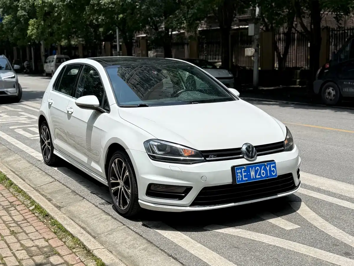 Фото 3 - Volkswagen Golf