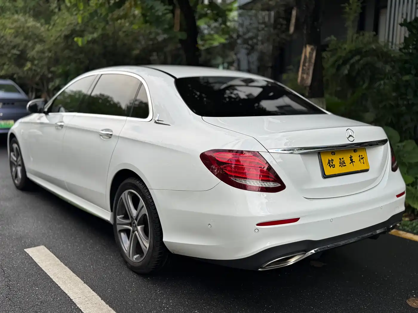 Mercedes-Benz E-Class 2016 E 200 L Sport Type фото 4