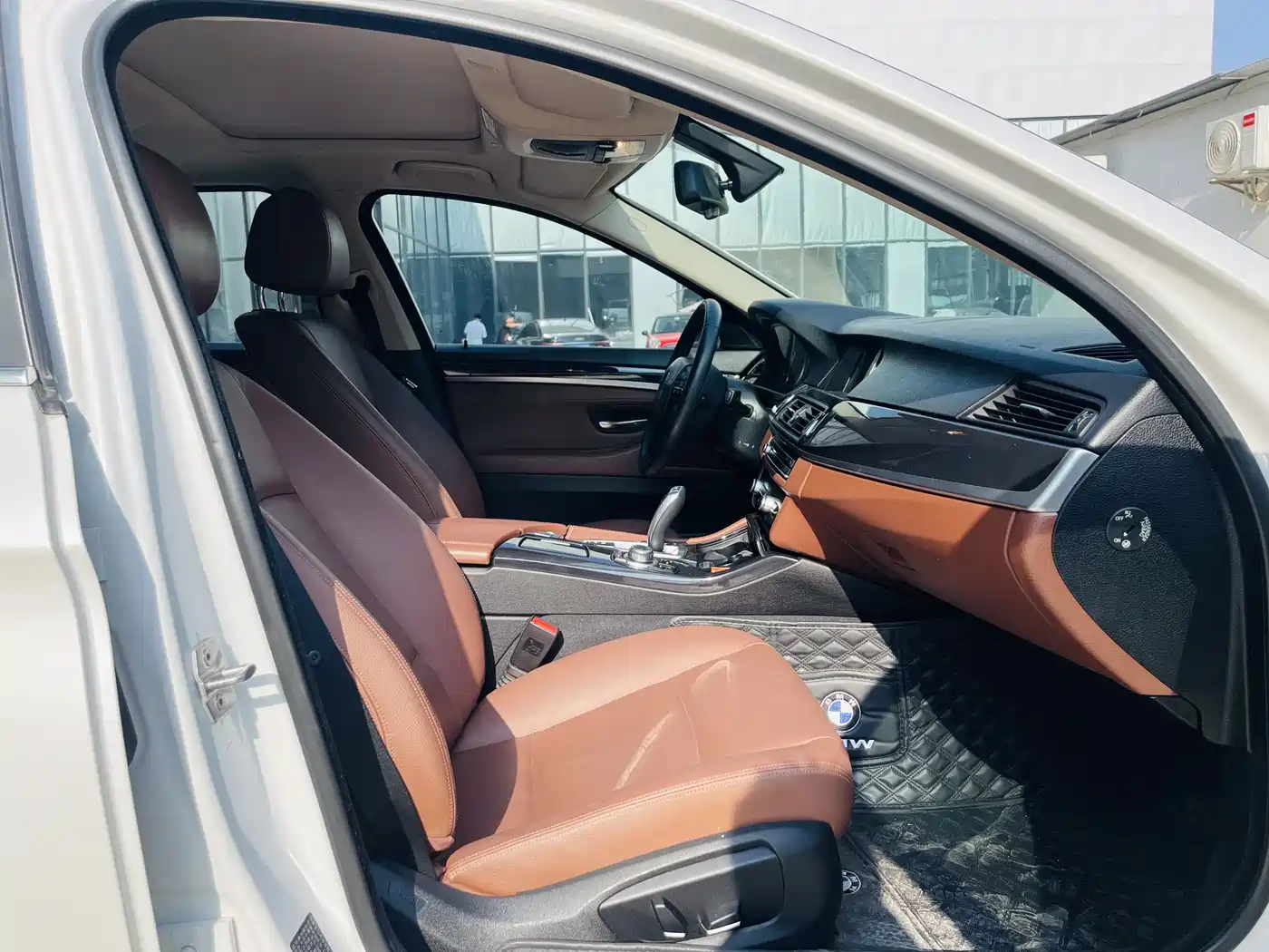 BMW 5 Series 2014 520Li Elegance фото 13