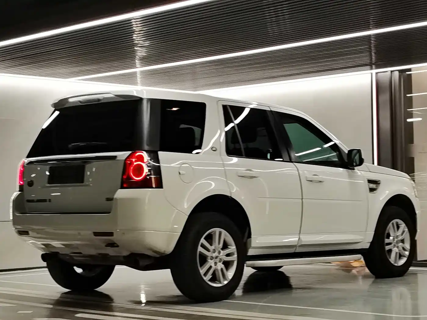 Land Rover Freelander 2 2014 2.0T Si4 SE Gasoline Edition фото 13