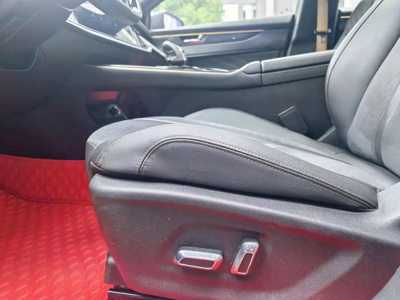 Dongfeng Aeolus Yixuan MAX 2022 2021 1.5T Dark Night Edge