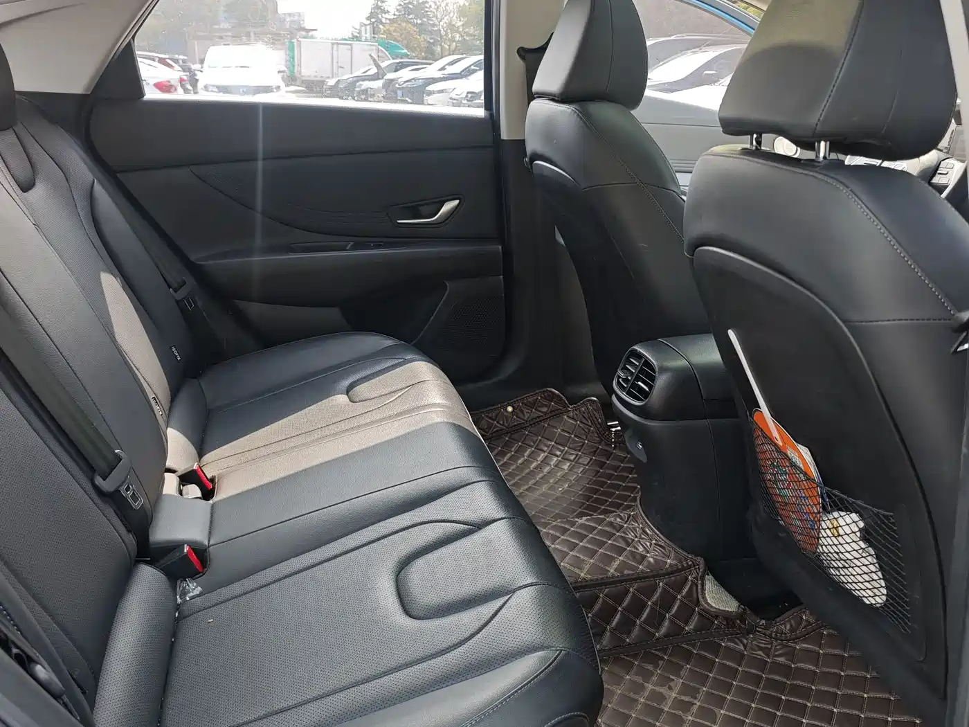 Hyundai Elantra 2022 1.5L CVT GLX Elite Edition фото 10