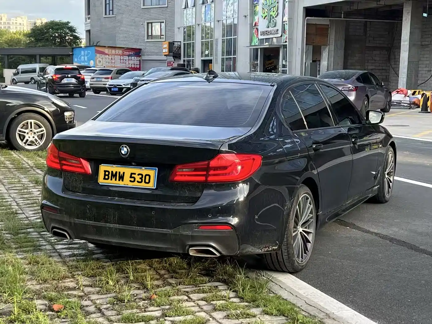 Photo 3 - BMW 5 Series