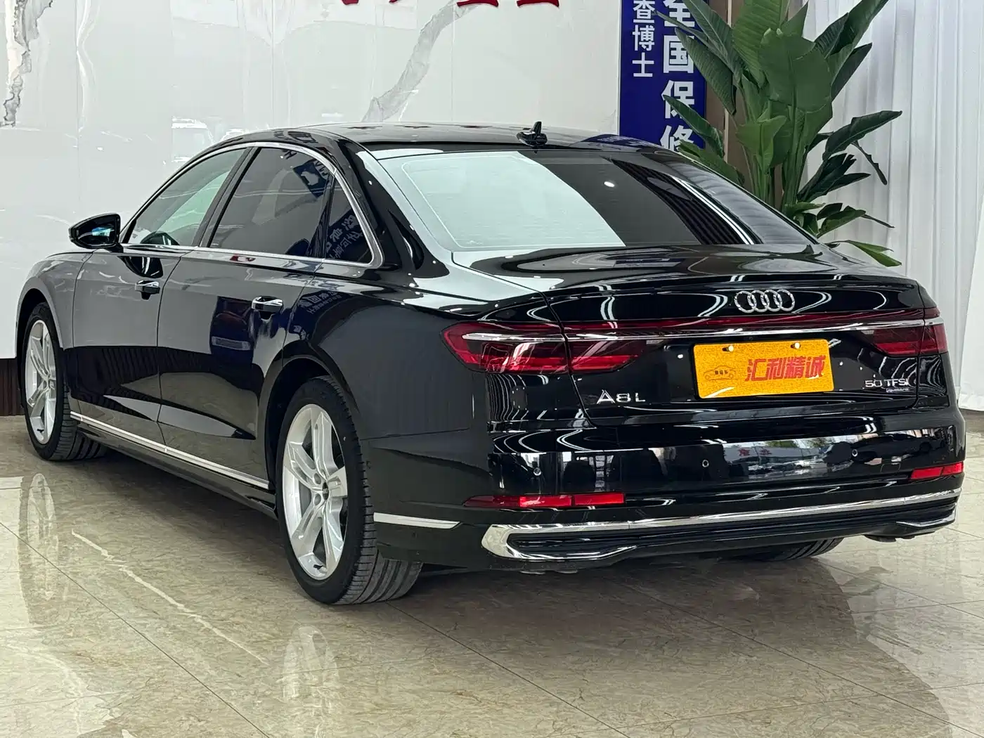 Audi A8 2023 A8L 50 TFSI quattro Exclusive фото 4