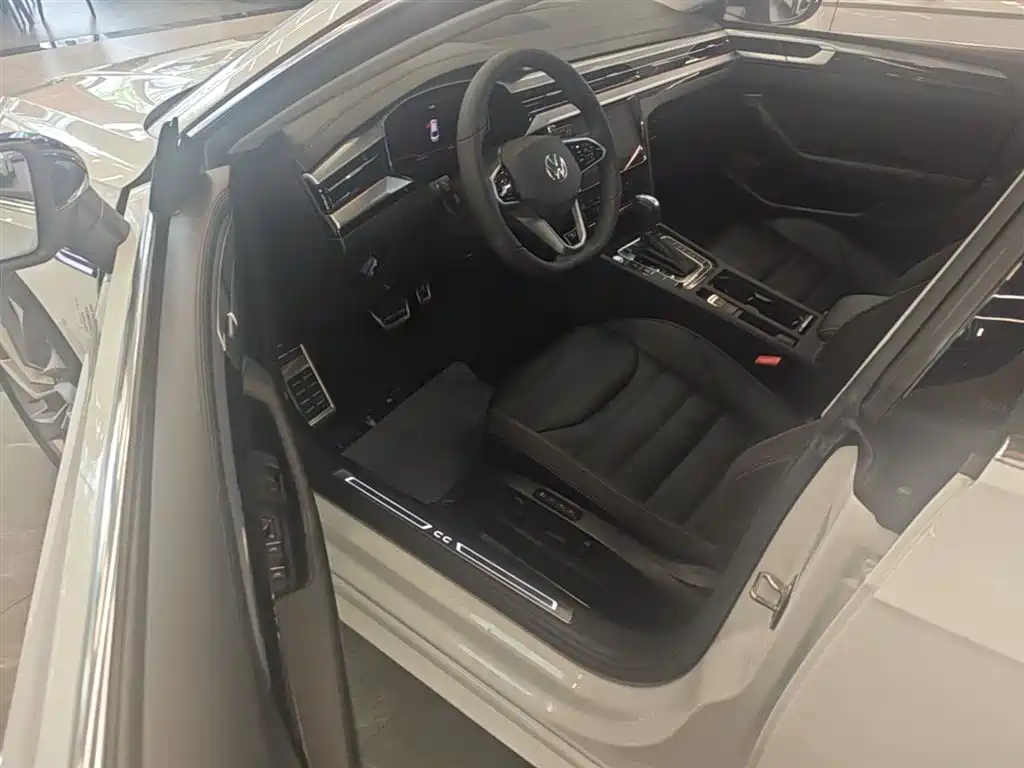 Volkswagen FAW-Volkswagen CC 2021 380TSI Eye-catching Edition фото 15