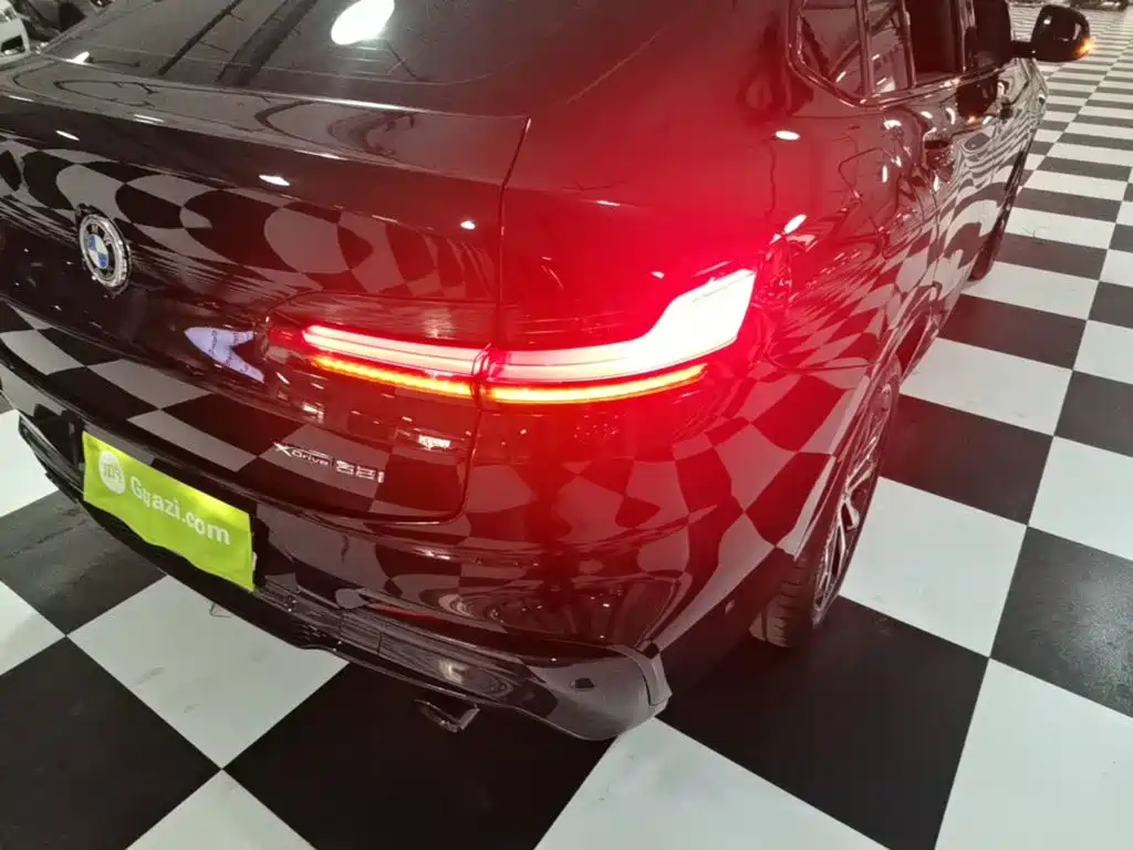 Photo 8 - BMW X4