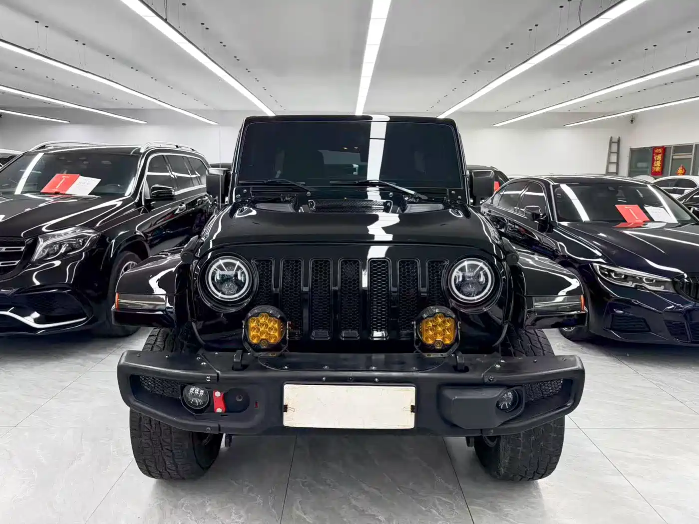 Фото 2 - Jeep Wrangler
