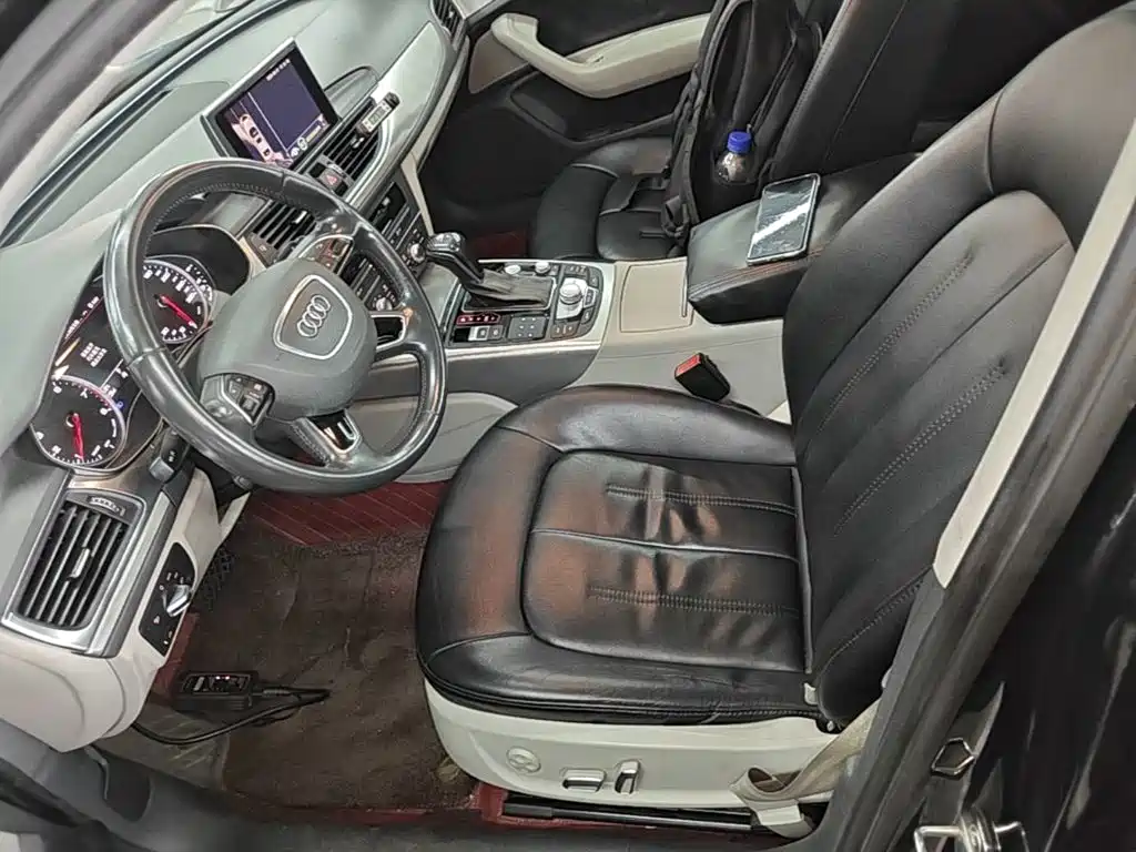 Фото 15 - Audi A6L