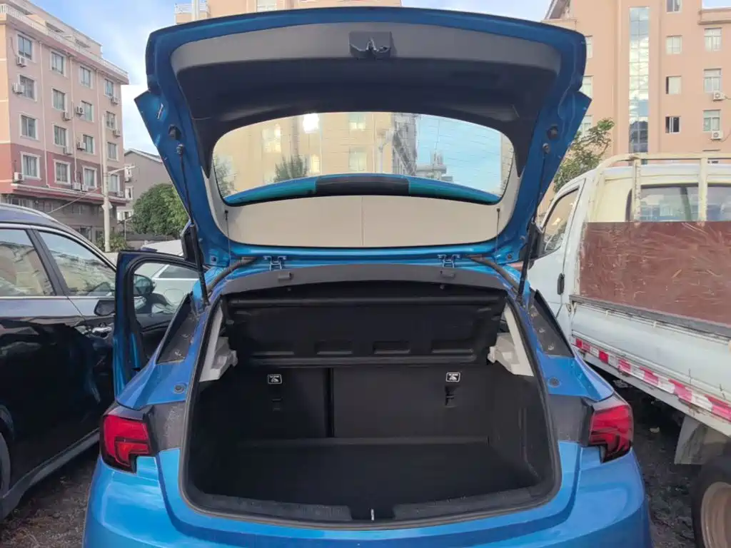Фото 19 - Buick Verano