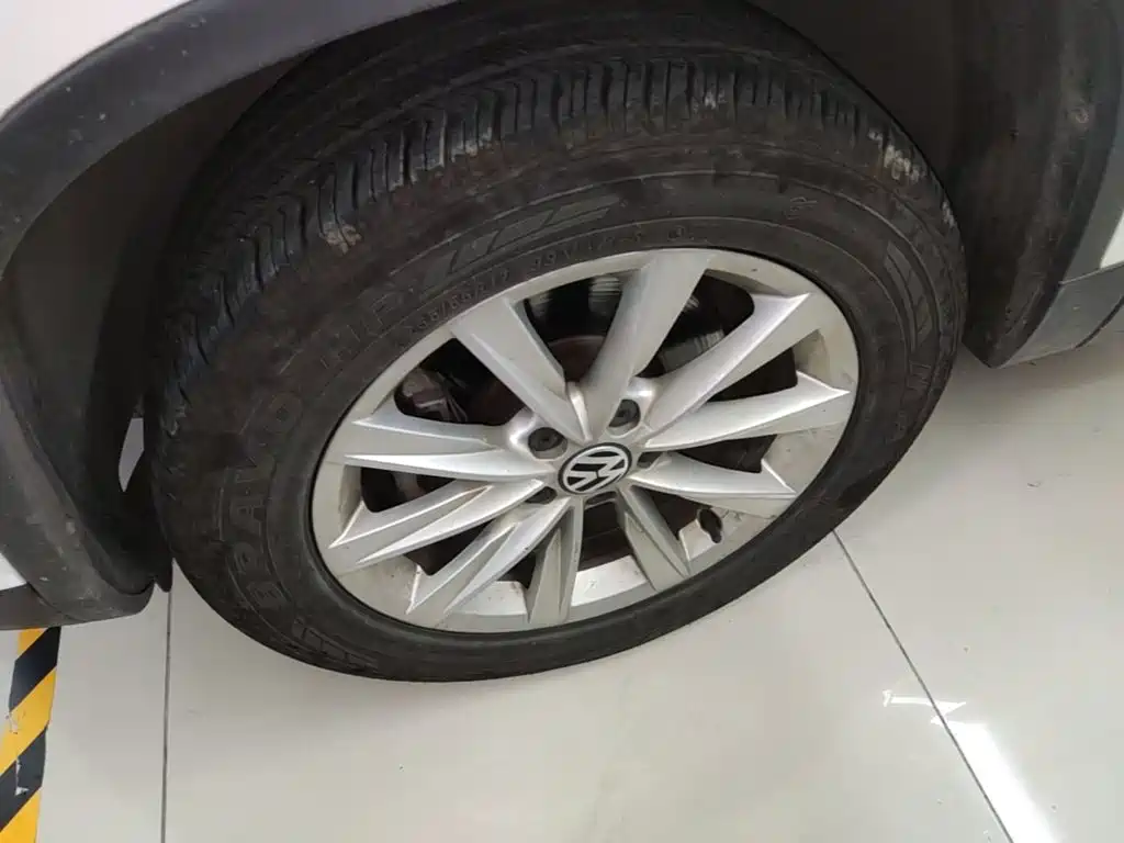 صورة 23 - Volkswagen Tiguan