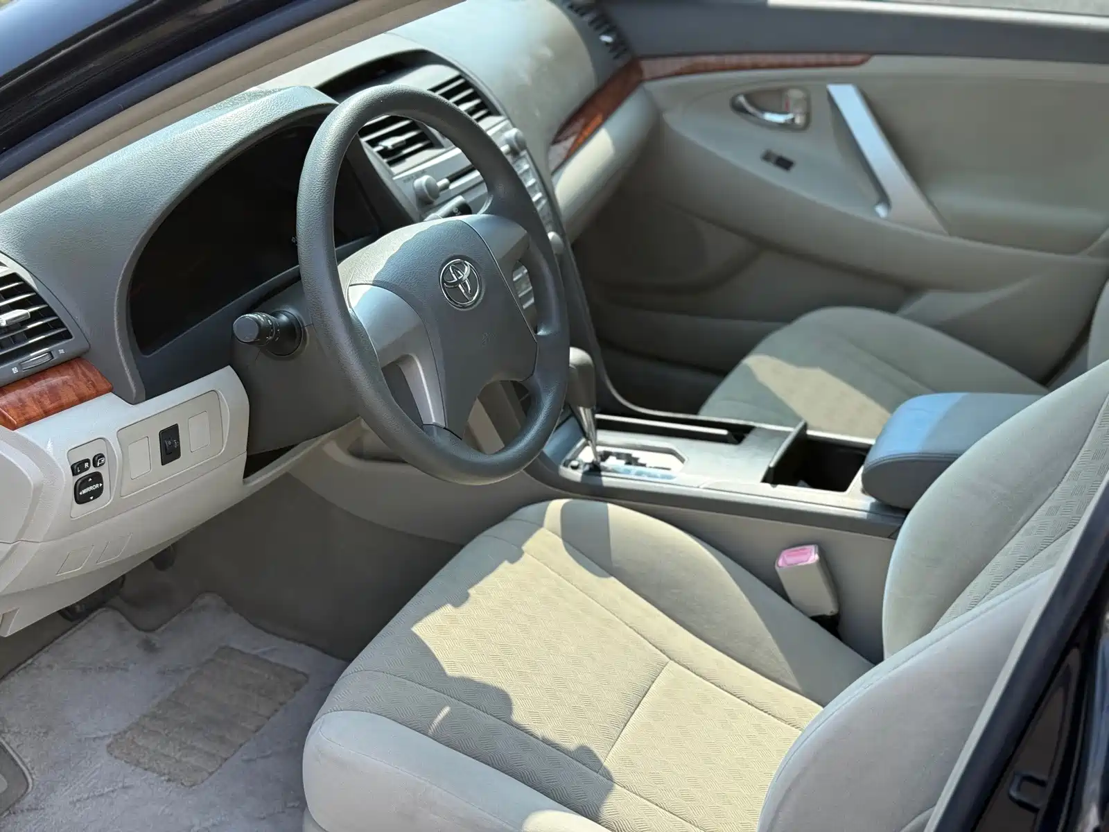 Фото 8 - Toyota Camry