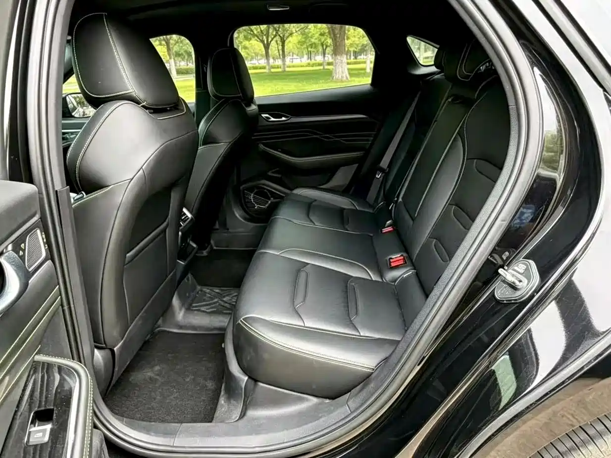 Фото 9 - Geely Preface