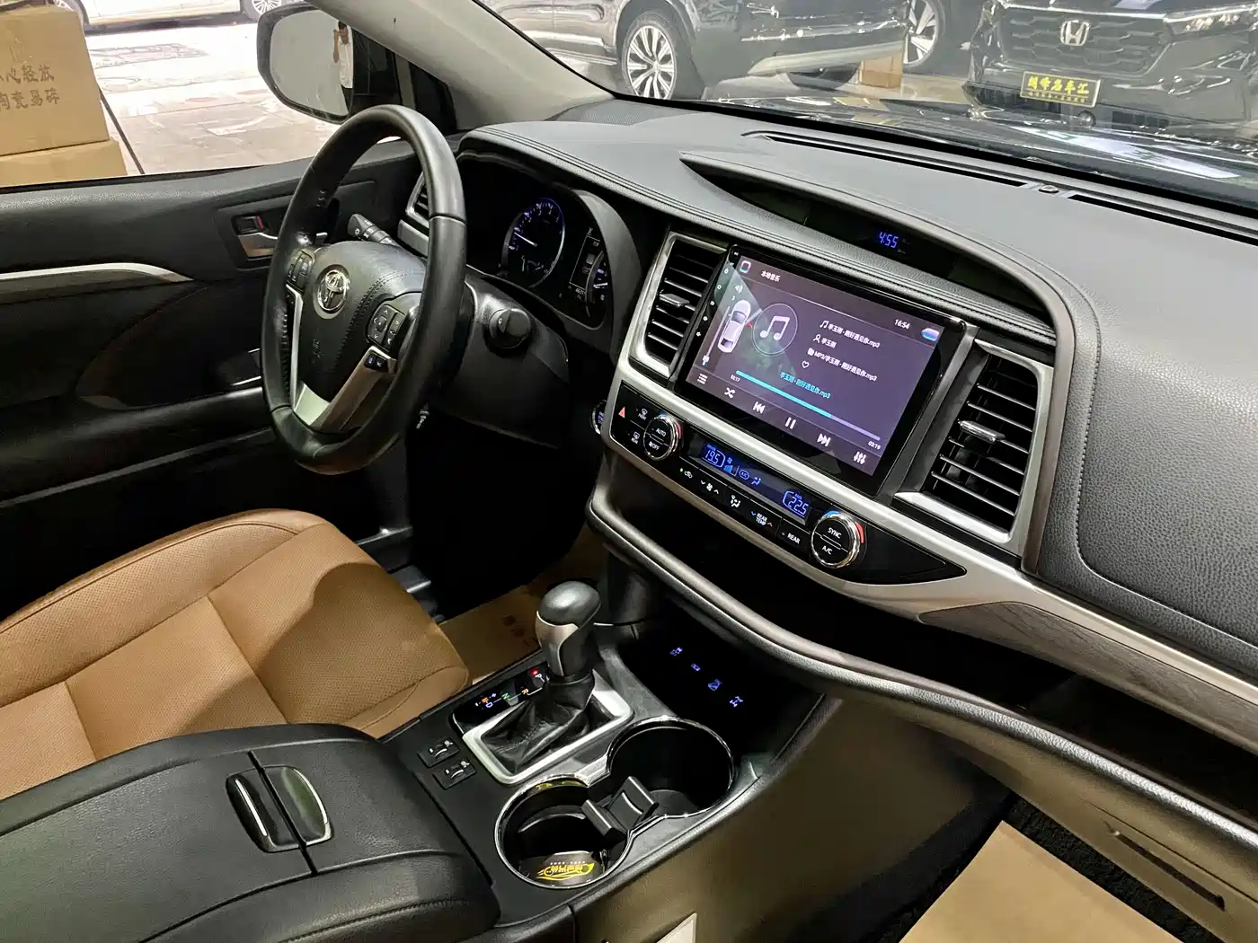 Toyota Highlander 2018 Model 2.0T 4WD Knight Edition 7-Seater China VI фото 16