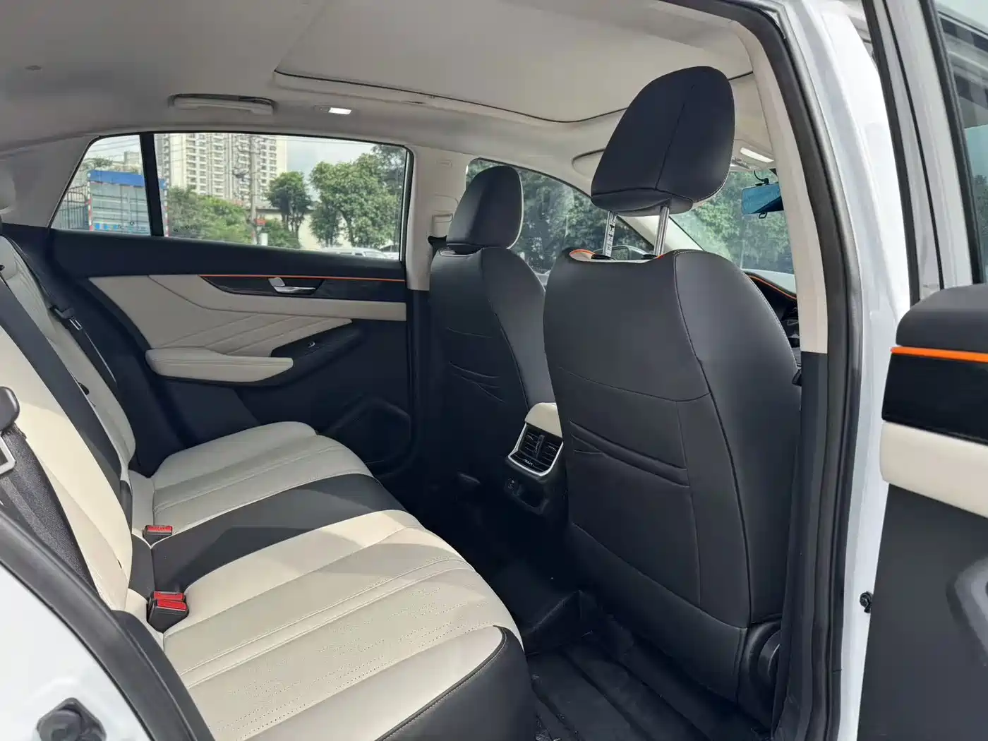 Dongfeng Aeolus Yixuan MAX 2022 2022 1.5T Ultra Cool Dad Edition