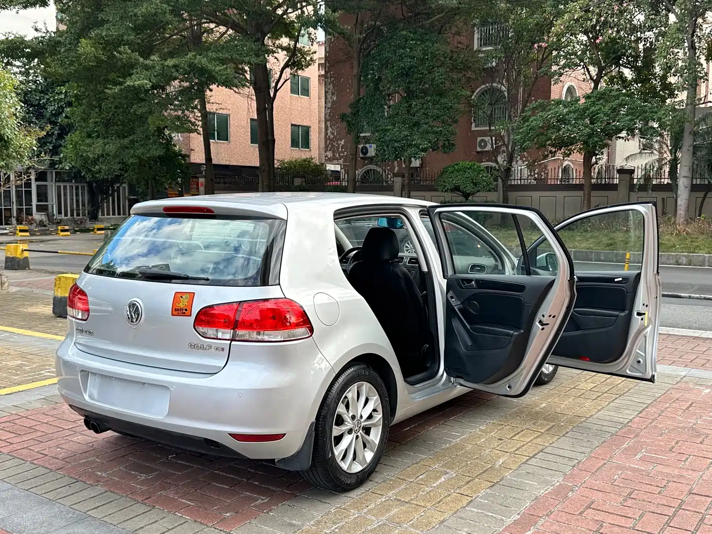 Volkswagen Golf 2011 1.4TSI Auto Comfort фото 8