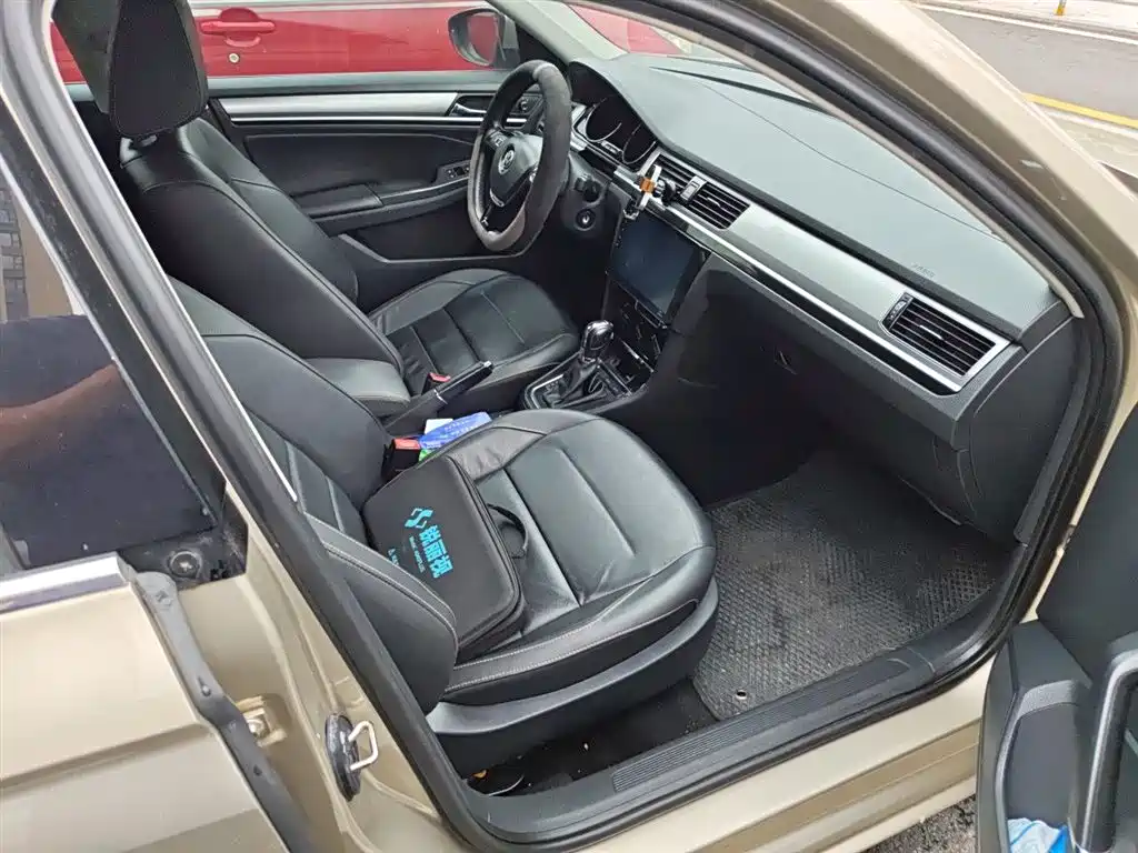 Volkswagen Bora 2018 230TSI DSG Comfort фото 20
