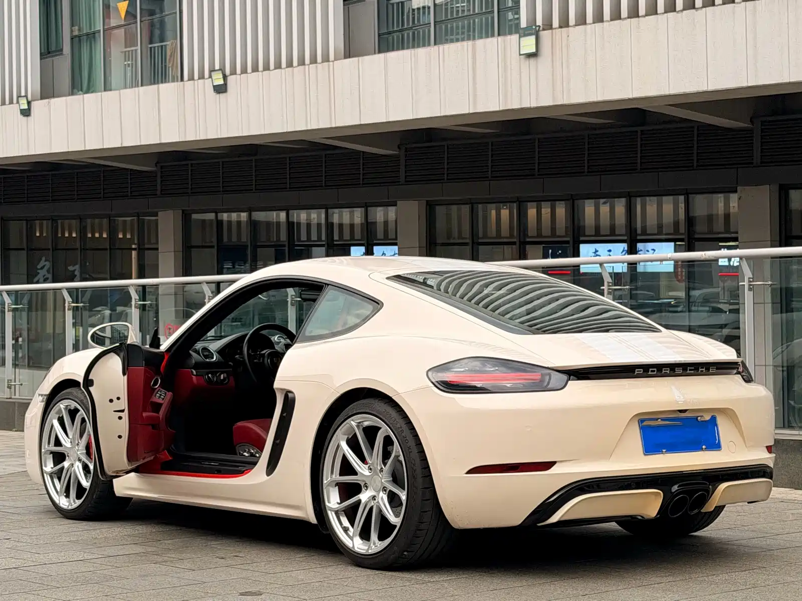 Фото 4 - Porsche 718