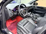 Photo 6 - Porsche Cayenne