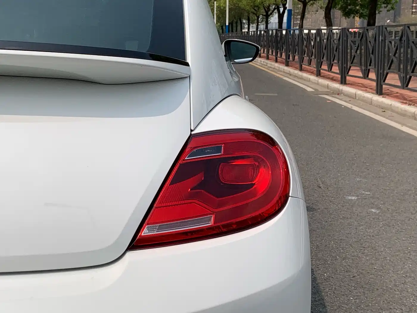 Volkswagen Beetle 2014 1.4TSI Fashion Edition фото 11