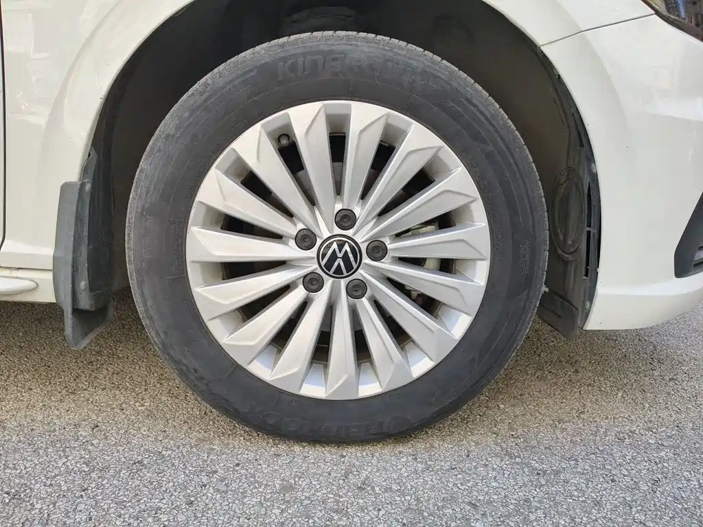 Фото 8 - Volkswagen Lavida