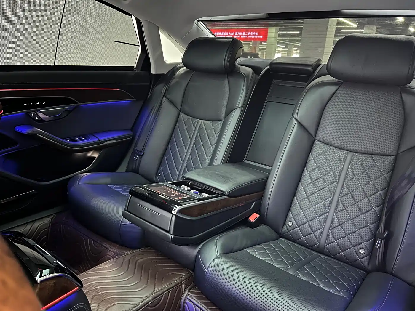 Audi A8 2023 A8L 50 TFSI quattro Premium фото 13