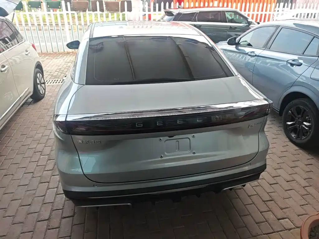 Photo 6 - Geely Galaxy Galaxy L6