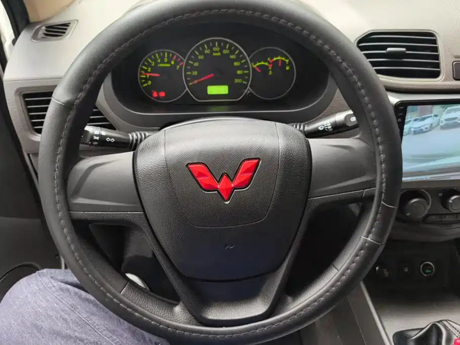 Wuling Motors Wuling Hongguang 2026 2015 1.5L S Basic China V
