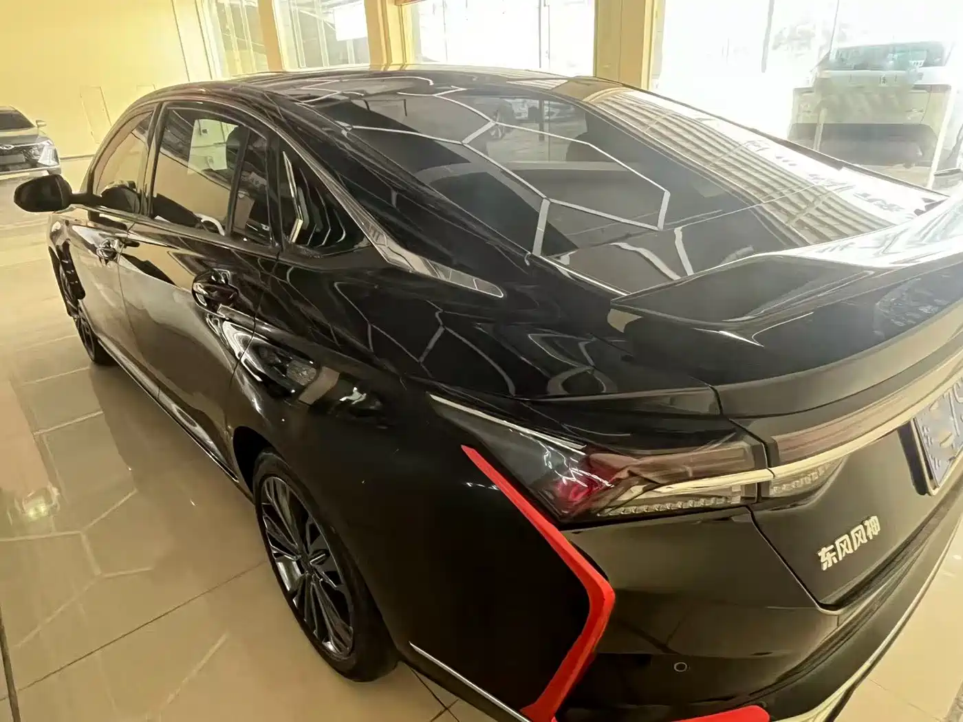 DONGFENG YI HYUN MAX