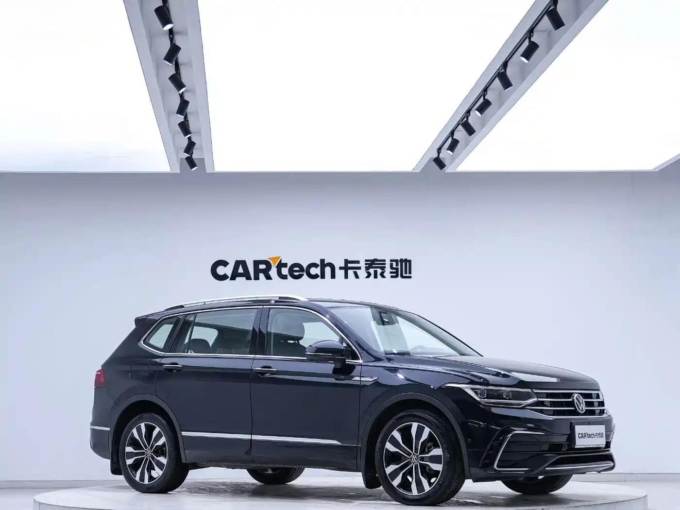 Volkswagen Tiguan L 2022 330TSI Auto 2WD R-Line Premium Edition фото 9
