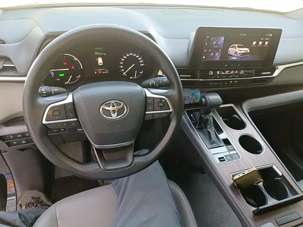 Toyota Granvia 2025 2024 2.5L Hybrid Comfort
