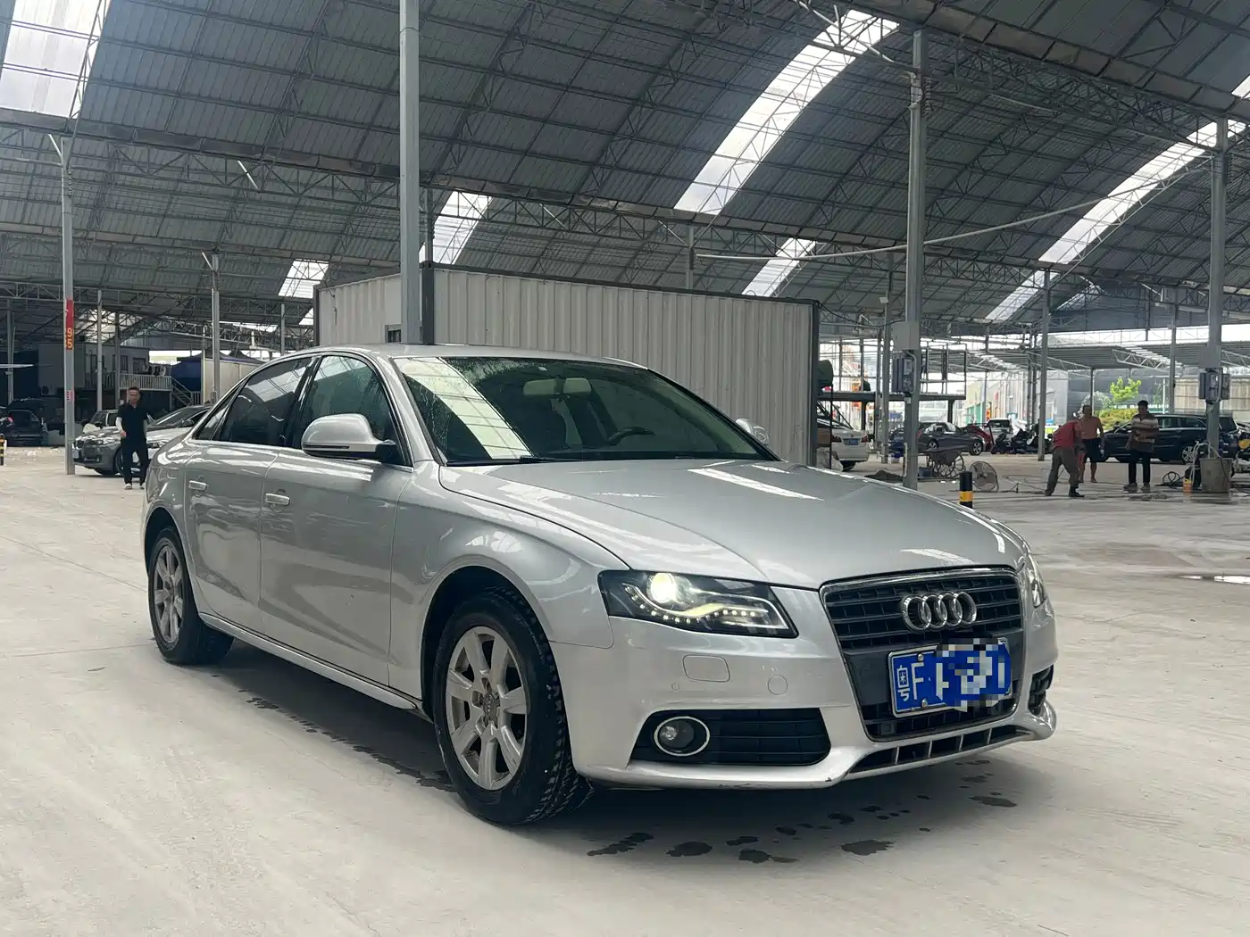 Фото 2 - Audi A4L