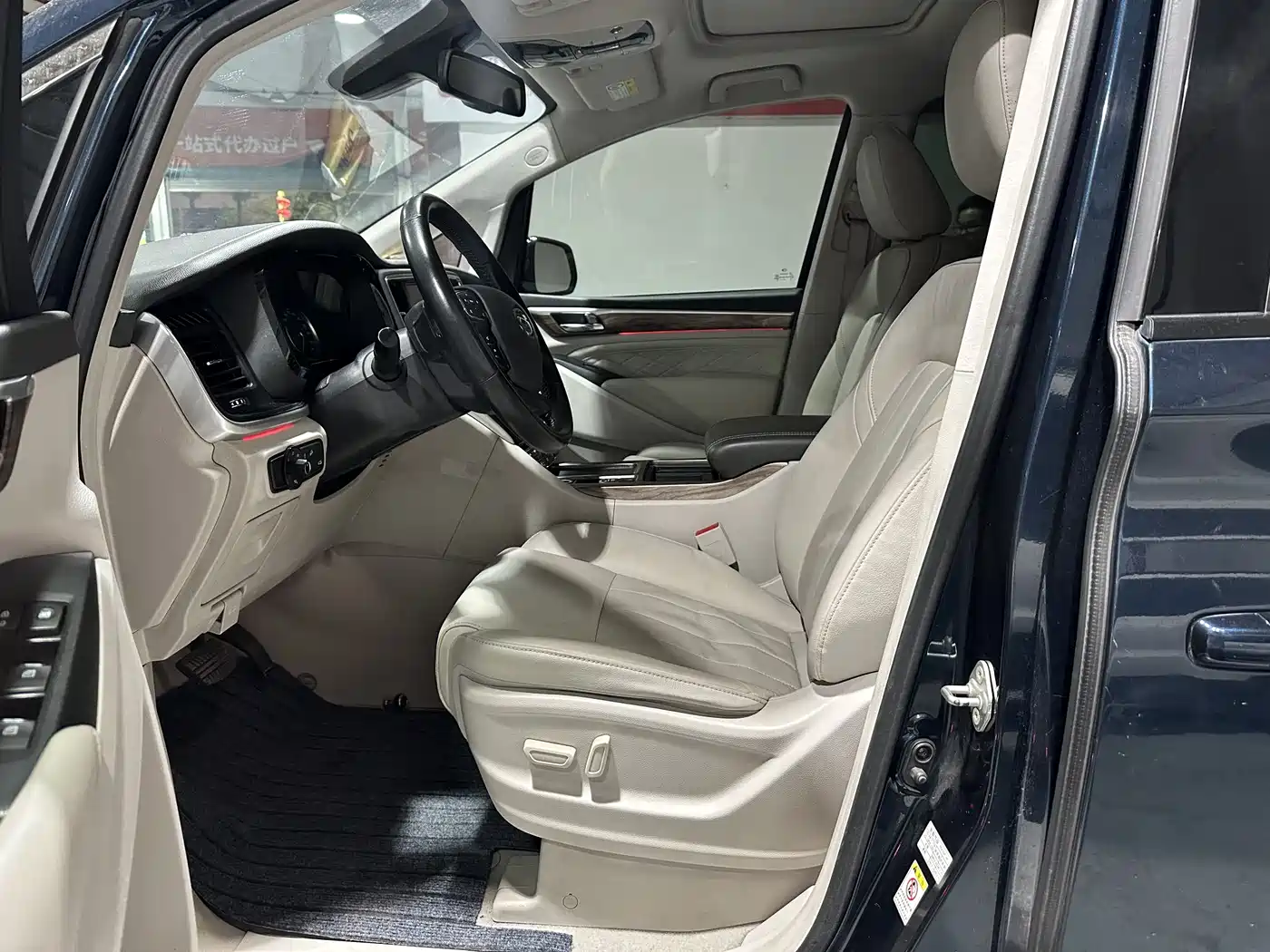 GAC Trumpchi Trumpchi M8 2018 320T Premium Edition фото 4