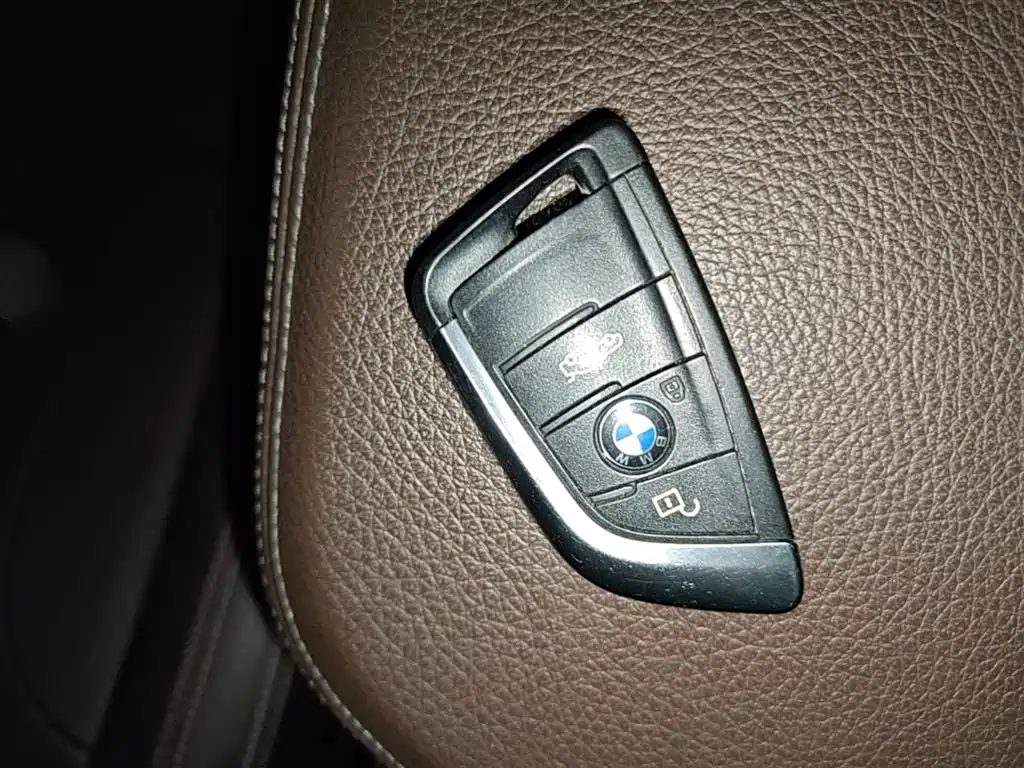 BMW X1 2019 sDrive18Li Premium Model фото 9