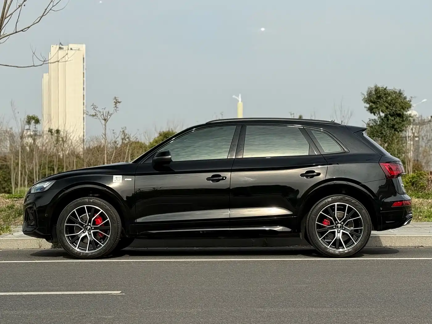 Audi Q5L 2024 Model 45 TFSI Luxury Dynamic фото 4