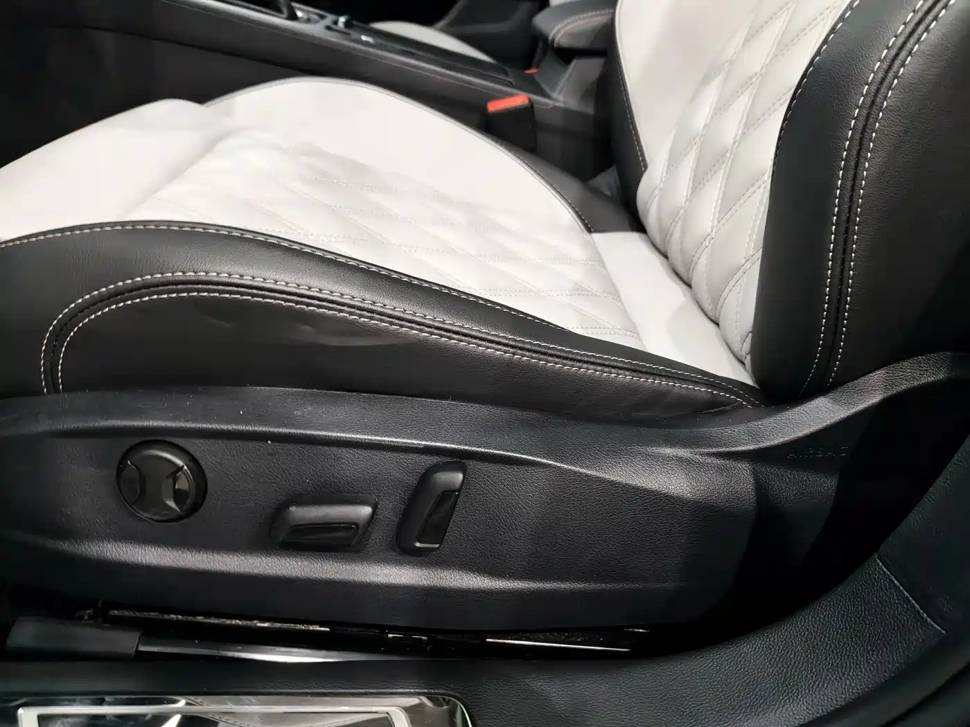 Volkswagen Magotan 2023 2 Million Units Anniversary Edition 330TSI DSG Leading Type фото 8