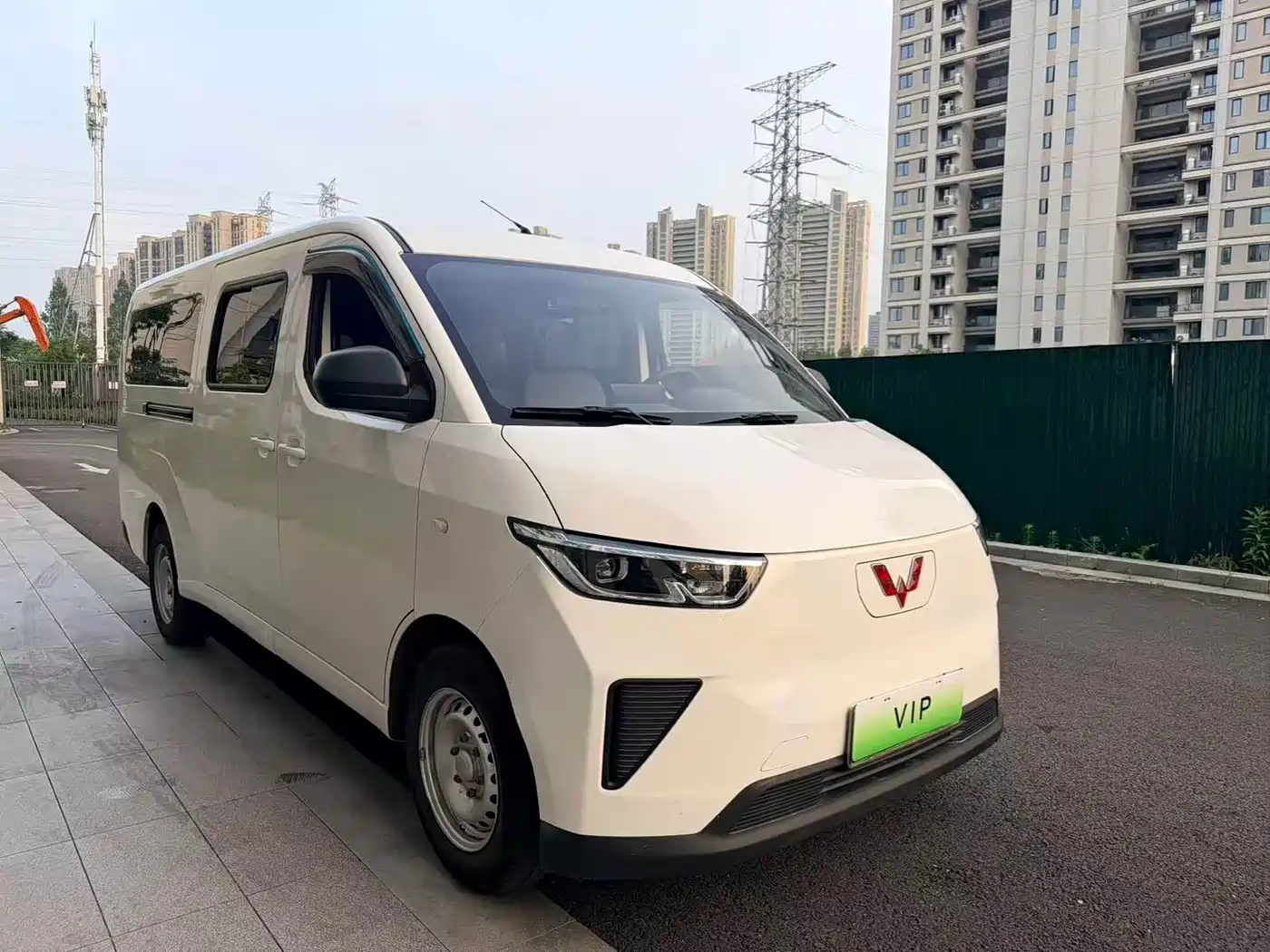 Wuling Motors Wuling Yangguang 2024 2024 300km Comfort Passenger Version 60kW
